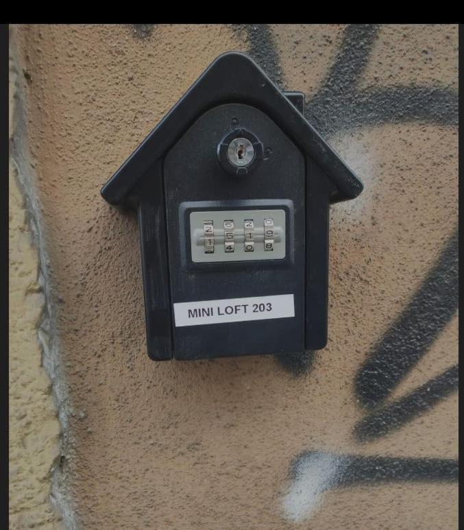 Mini Loft In Centro Lejlighed Bari Eksteriør billede